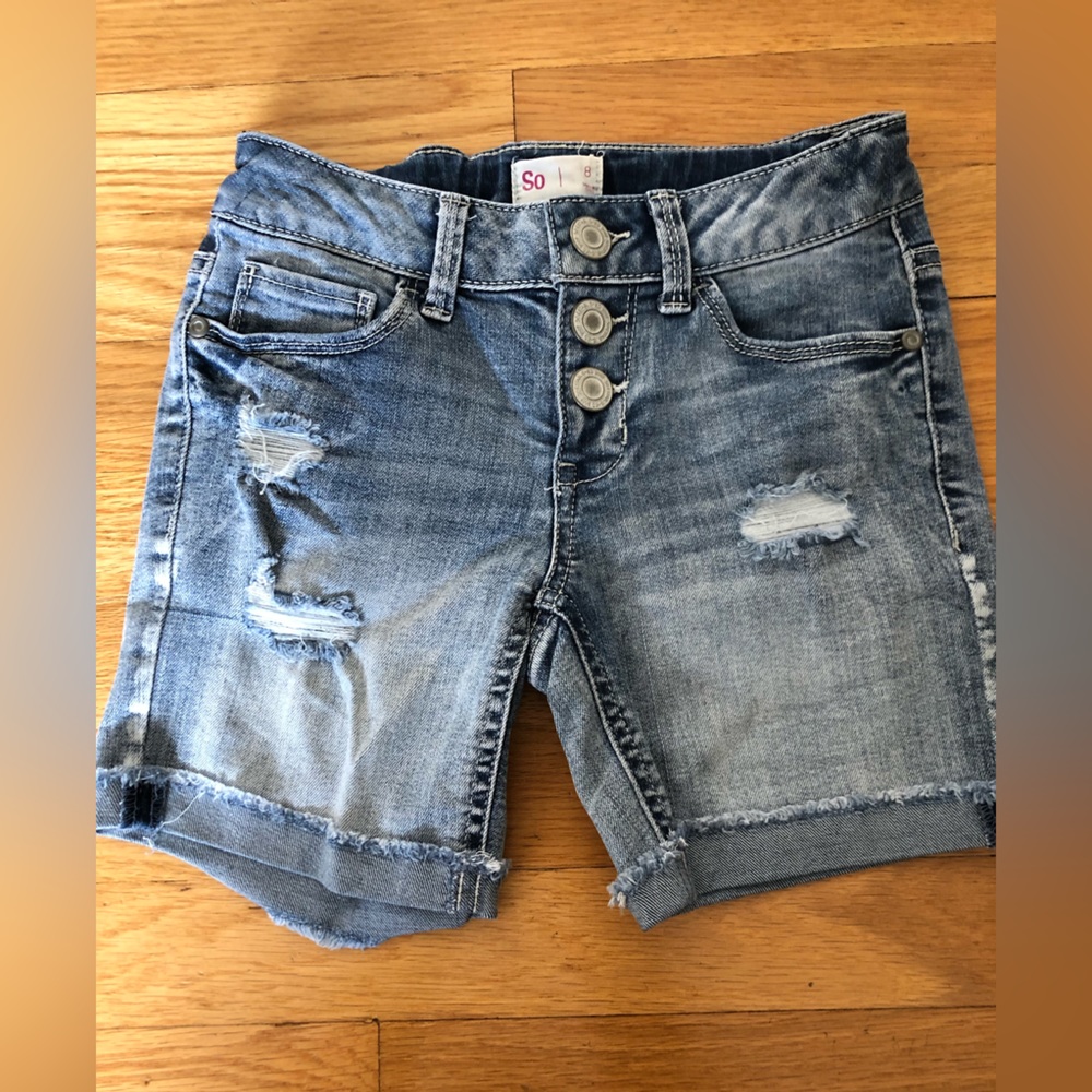 Girls SO distressed light-wash bermuda jean shorts